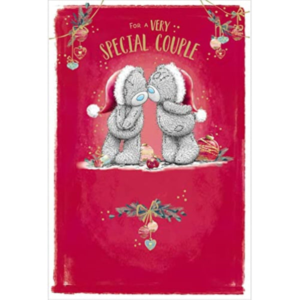 Two Carte Blanche couple bears figurines embracing, showcasing a romantic and decorative ceramic sculpture.