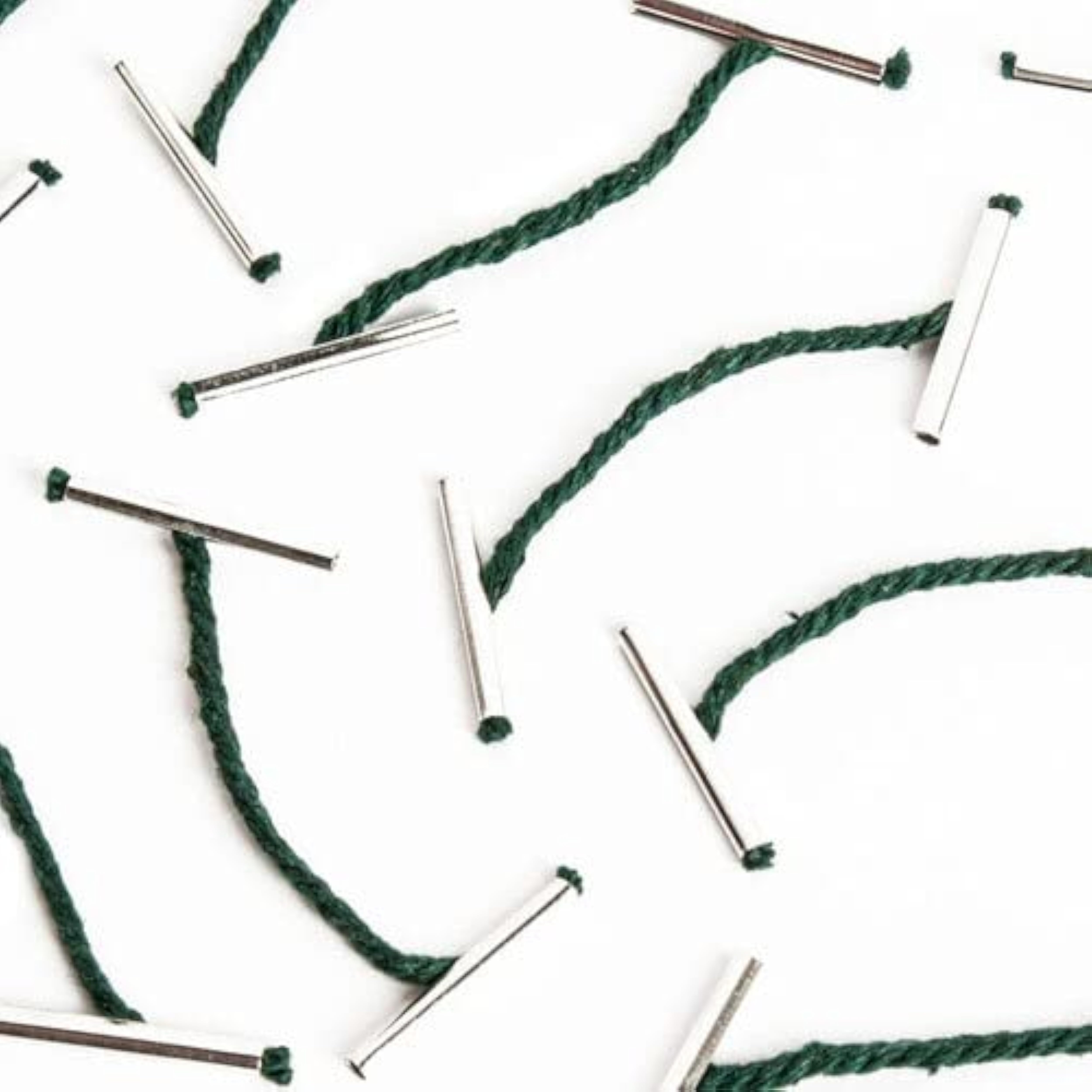 Q-Connect metal treasury tags, 25mm, in a pack of 100, used for organizing and labeling documents or files in stationery.